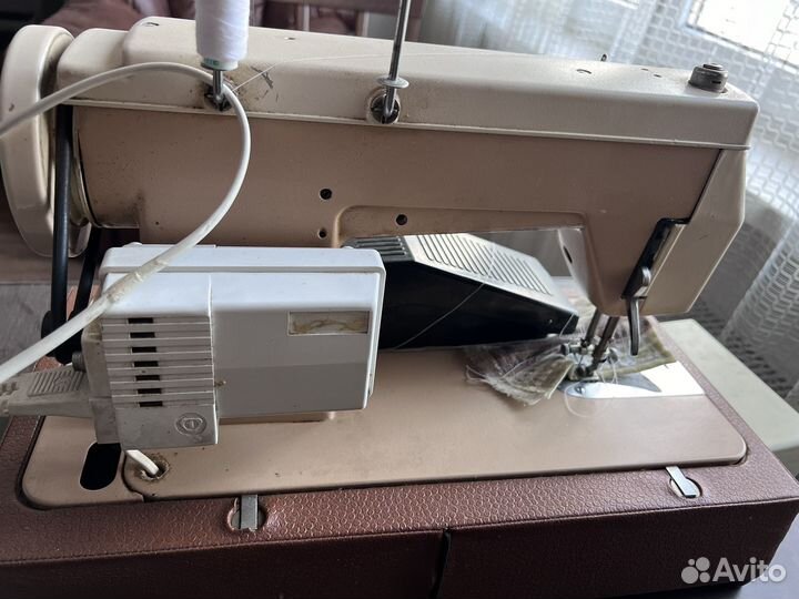 Швейная машина Radom