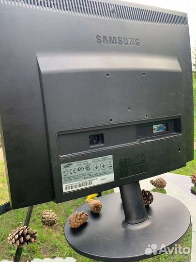 Монитор Samsung E1920NR