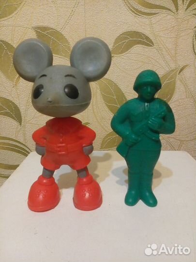 Игрушки СССР обмен на значки