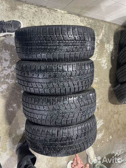 Toyo Observe GSi-5 215/55 R17 98Q