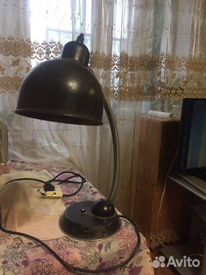 Лампа настольная