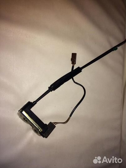 Форд Фьюжн Фиеста. Замок крышки багажника