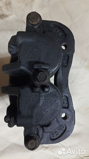 Левый тормозной суппорт на KIA sorento 1