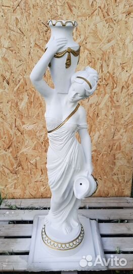 Фонтан Девушка с вазами