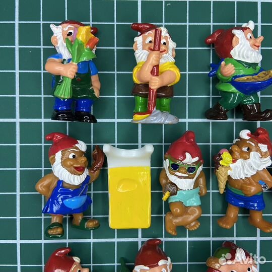 Киндер серия Гномы 12 месяцев