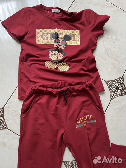 Спортивный костюм женский