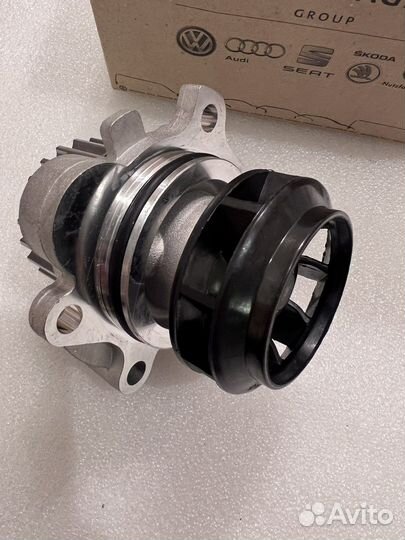 Помпа, водяной насос Audi, VW 1.8L 2.0L