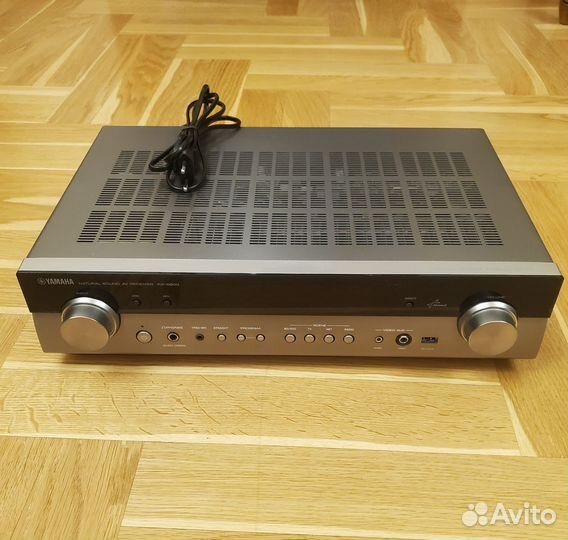 Av ресивер Yamaha RX-S600