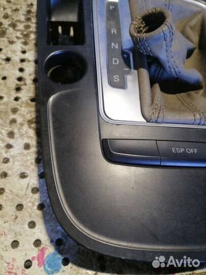 Рамка селектора АКПП Audi A4B8