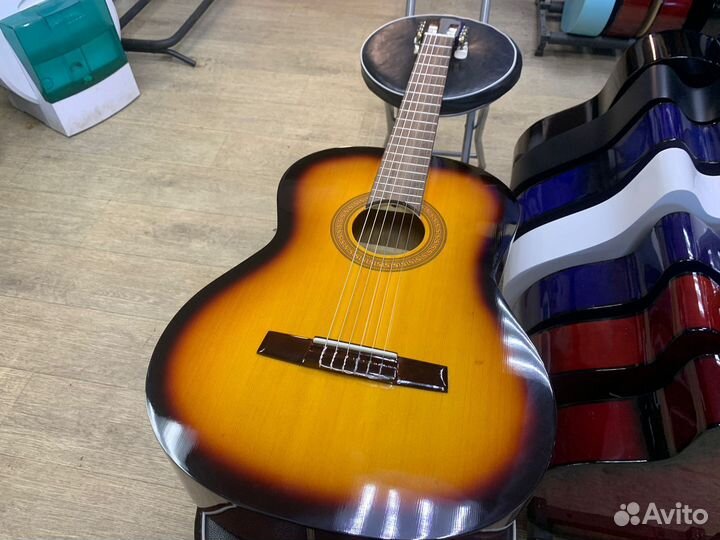 Гитара классическая с нейлоновыми струнами