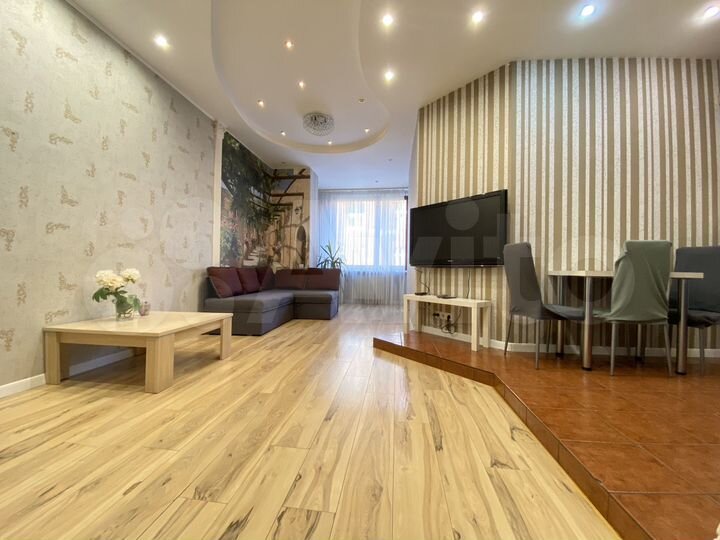 2-к. квартира, 50 м², 1/6 эт.
