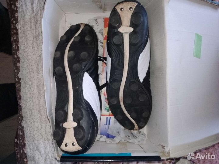 Футбольные бутсы