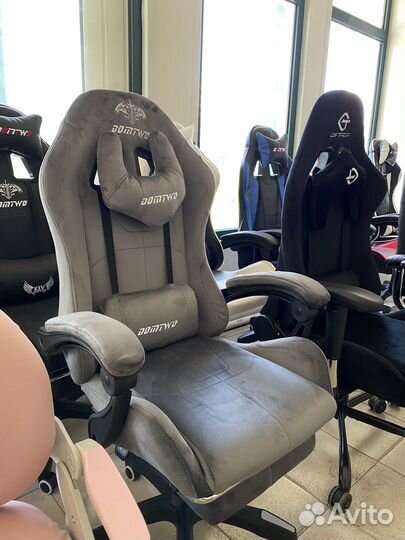 Велюровое игровое кресло