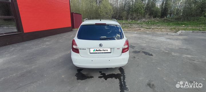 Skoda Fabia 1.2 МТ, 2010, 300 000 км