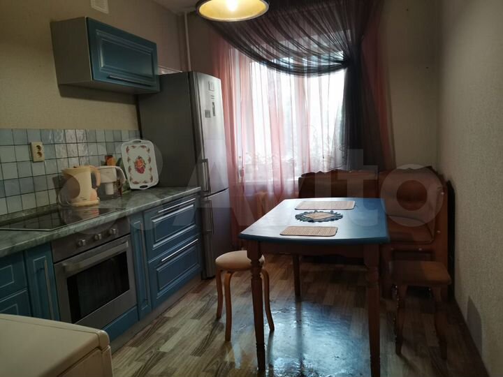 2-к. квартира, 57 м², 1/9 эт.