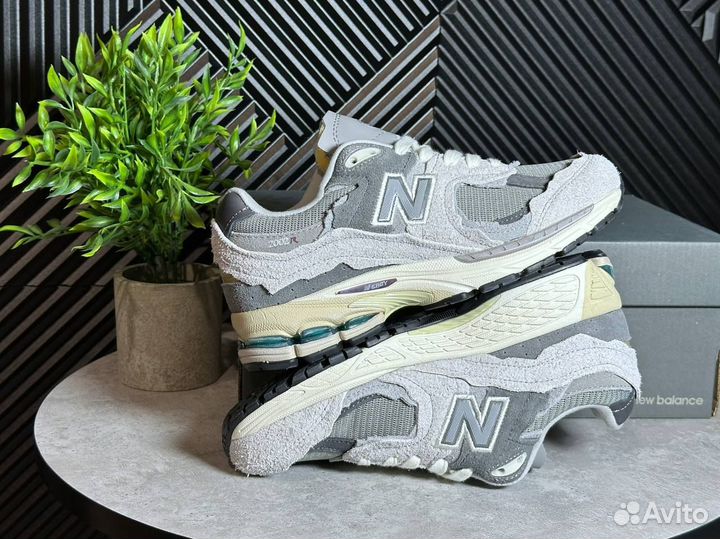 Кроссовки New Balance 2002r серые