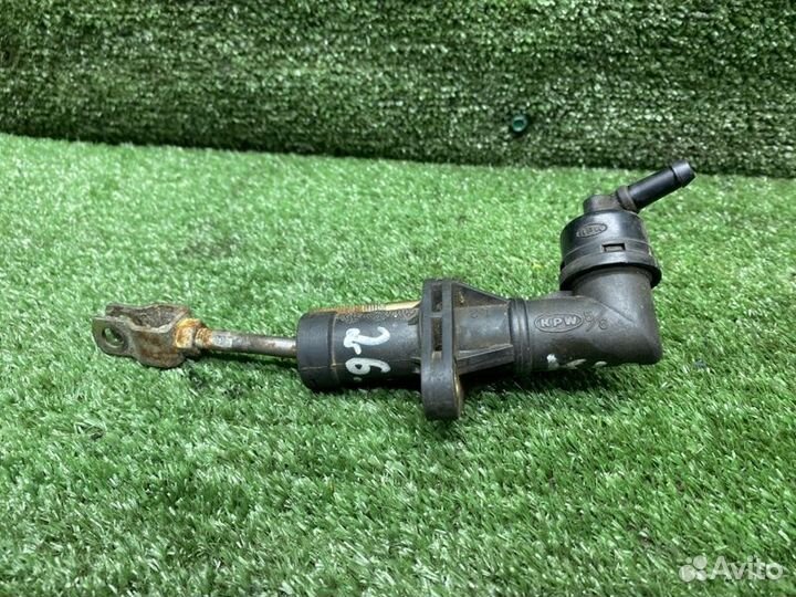 Главный цилиндр сцепления Kia Shuma