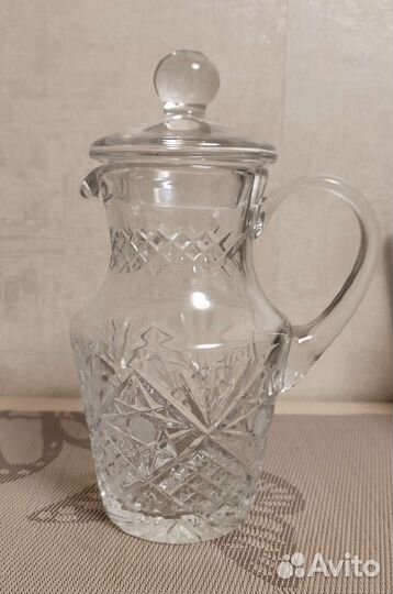 Хрустальный кувшин с крышкой