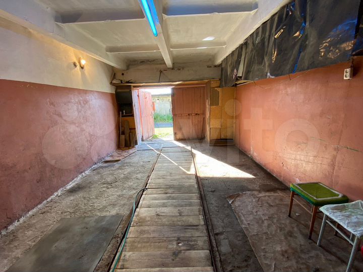 Гараж, > 30 м²