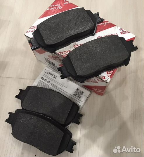 Тормозные колодки передние Toyota Camry 30/Mark X
