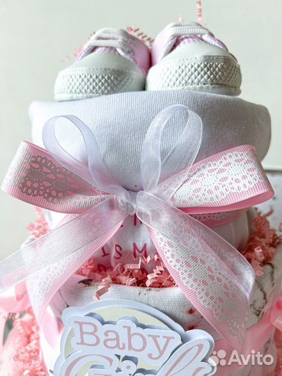 Торт из памперсов, подарок на выписку для девочки