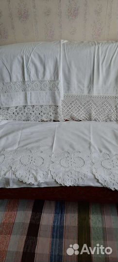 Рушники с кружевом,простыни с подзором