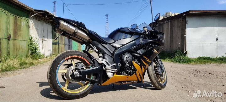 Yamaha R1