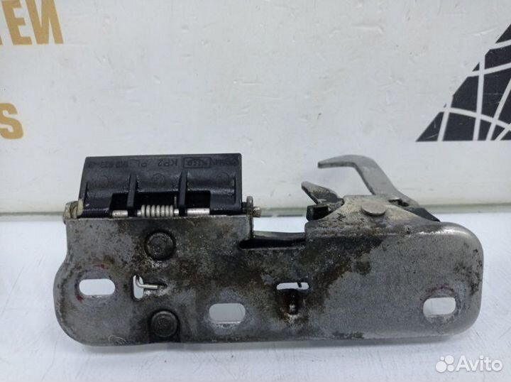 Крюк замка капота Volkswagen Passat B7 362