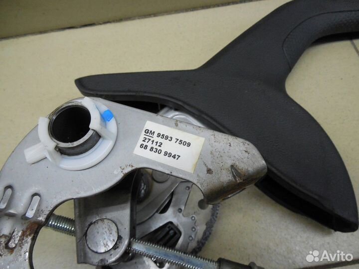 Рычаг стояночного тормоза Aveo (T300) 2011