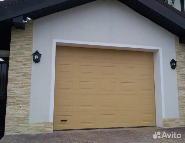 Секционные ворота