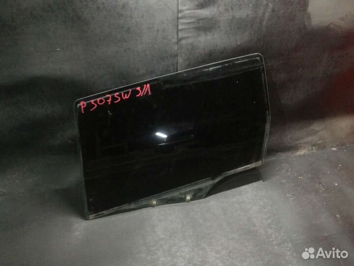 Стекло заднее левое Peugeot 307 sw