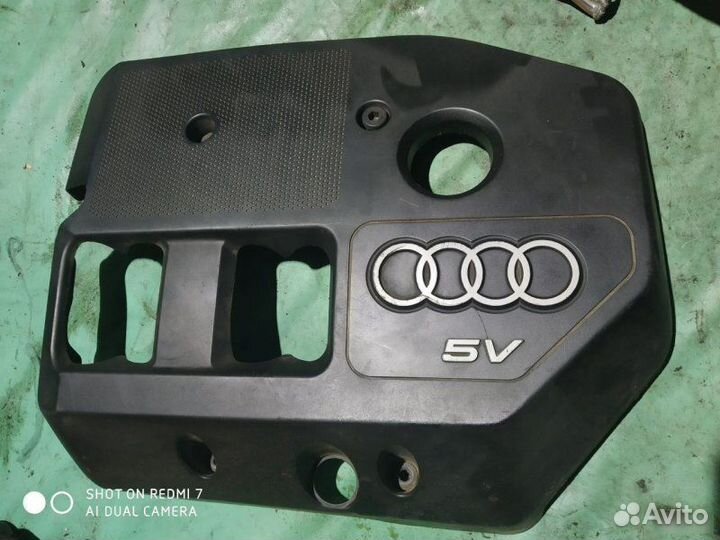 Крышка двигателя Audi A3
