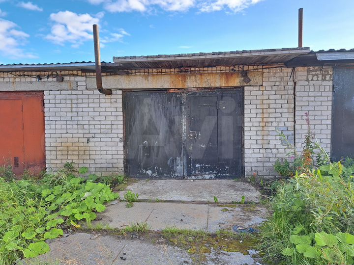 Гараж, > 30 м²