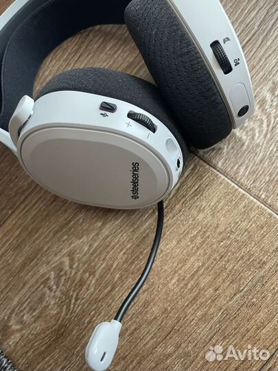 Игровые наушники SteelSeries Artic 7+ Wireless