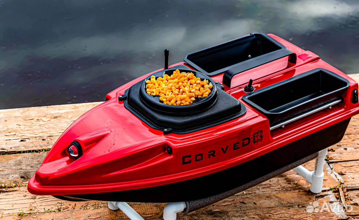 Кораблик для рыбалки и завоза прикормки