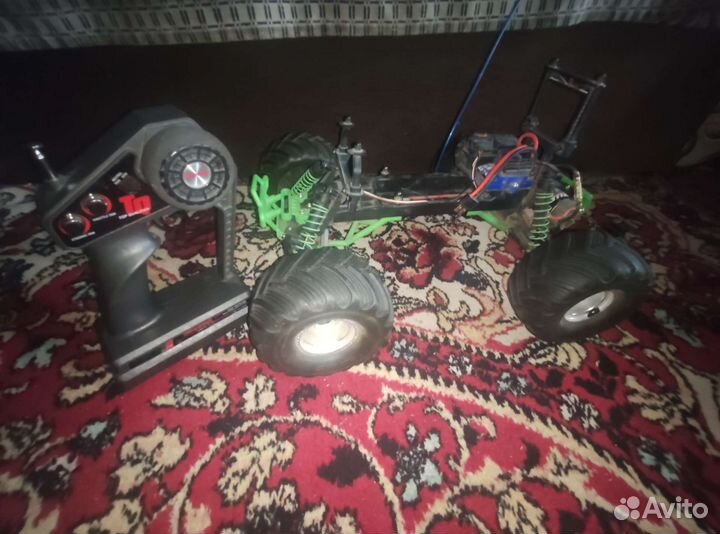 Радиоуправляемая машинка Traxxas Bigfoot. Торг