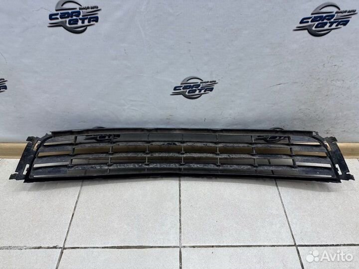 Решетка в бампер Volkswagen Polo 1.6 cfna 2011