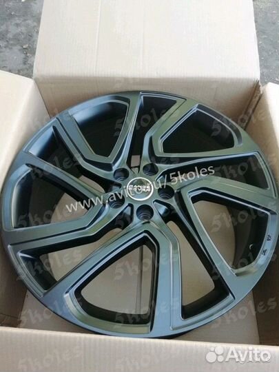 New диски на Range Rover Sport R22