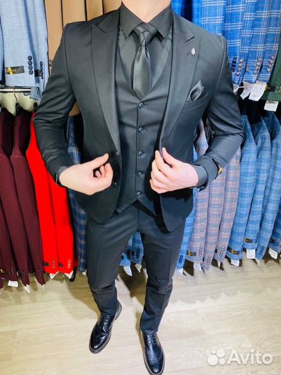 Мужской костюм черный не мнущийся