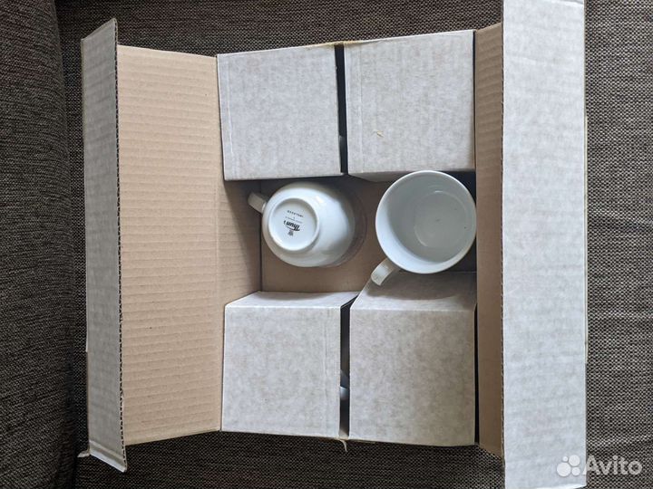 Набор из 6 чашек с блюдцами. Новый