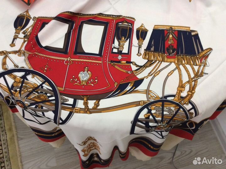 Шелковый платок женский 140/140 см