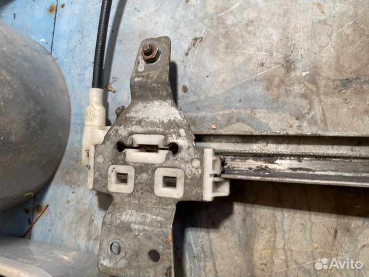 Стеклоподъемник передний правый Mercedes-Benz