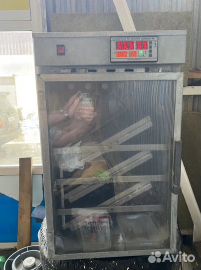 Инкубатор для яиц автоматический