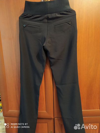 Брюки школьные темно-синие р 38 новые