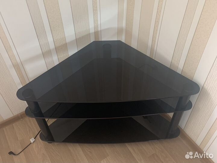 Стеклянная тумба под тв