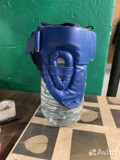 Шлем и перчатки для кикбоксинга