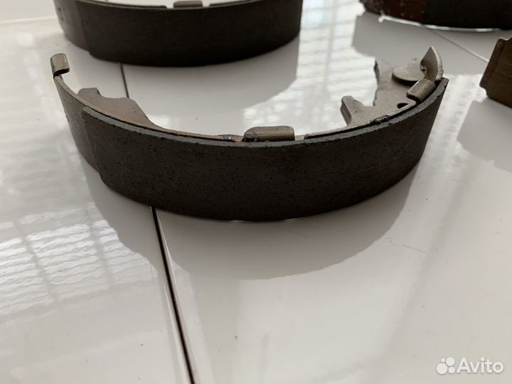 Колодки барабанные Mitsubishi Lancer Outlander Trw