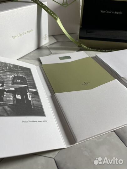 Футляр для браслета van cleef