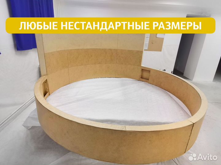 Кровать интерьерная