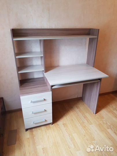 Стол с тумбой